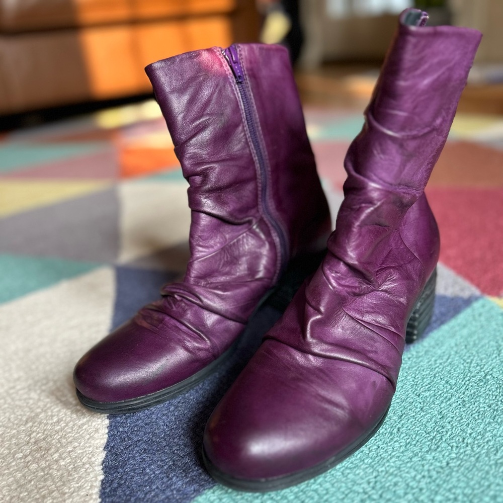 Miz Mooz Purple Gem - Women Sz 11/42 - EUC